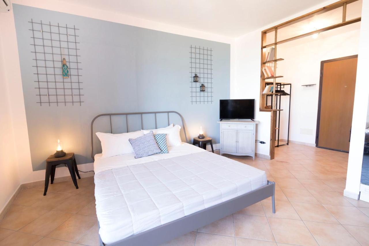 Homey Experience - Navy Sea View Apartments Ольбия Экстерьер фото